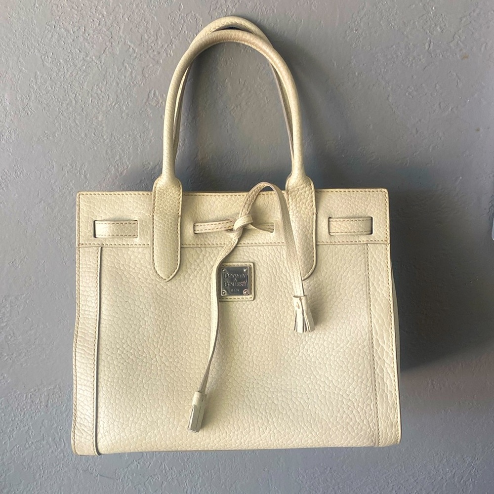 Limited edition Vintage Dooney & Bourke Cream Tote in pebble